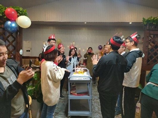 “與國同慶，逐夢朝陽” ——生物技術研究院員工生日會